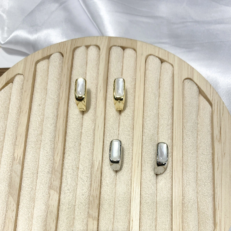 Natural Round Ear Buckle With Fashionable And Cool Style Earrings