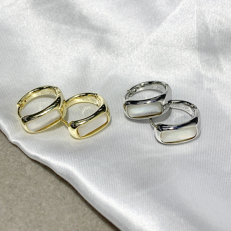 Natural Round Ear Buckle With Fashionable And Cool Style Earrings