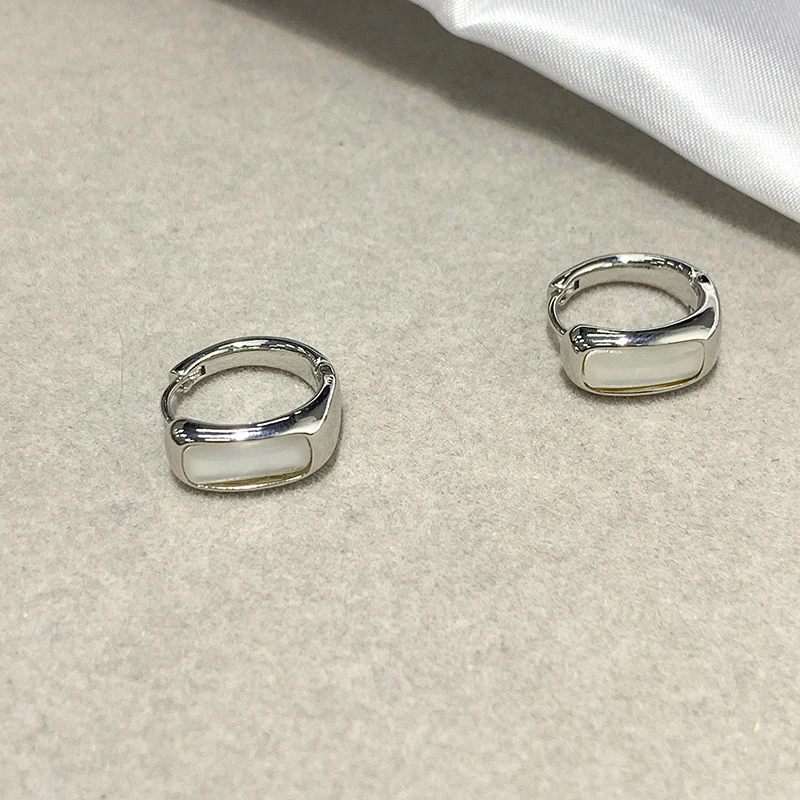 Natural Round Ear Buckle With Fashionable And Cool Style Earrings
