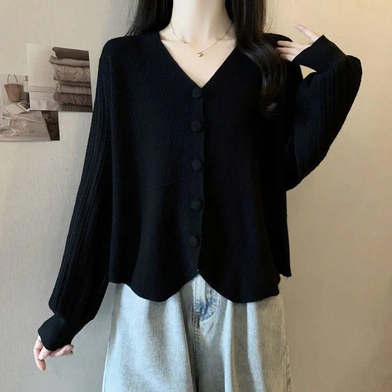 Women's V-neck Soft Slim-fitting Straight Shoulder Knitted Cardigan Top