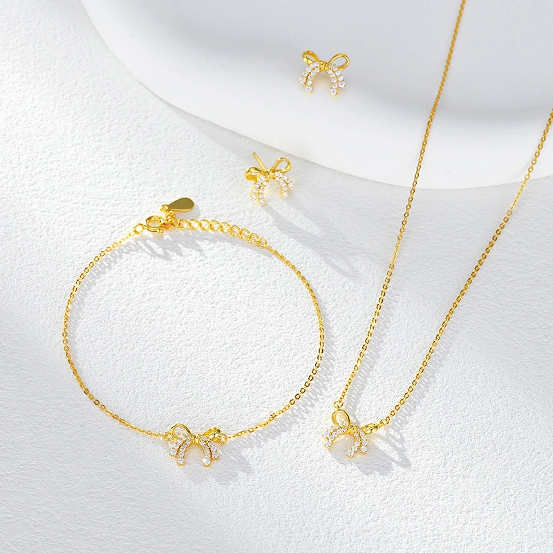 Sweet Hollow Diamond Bow Bracelet For Women