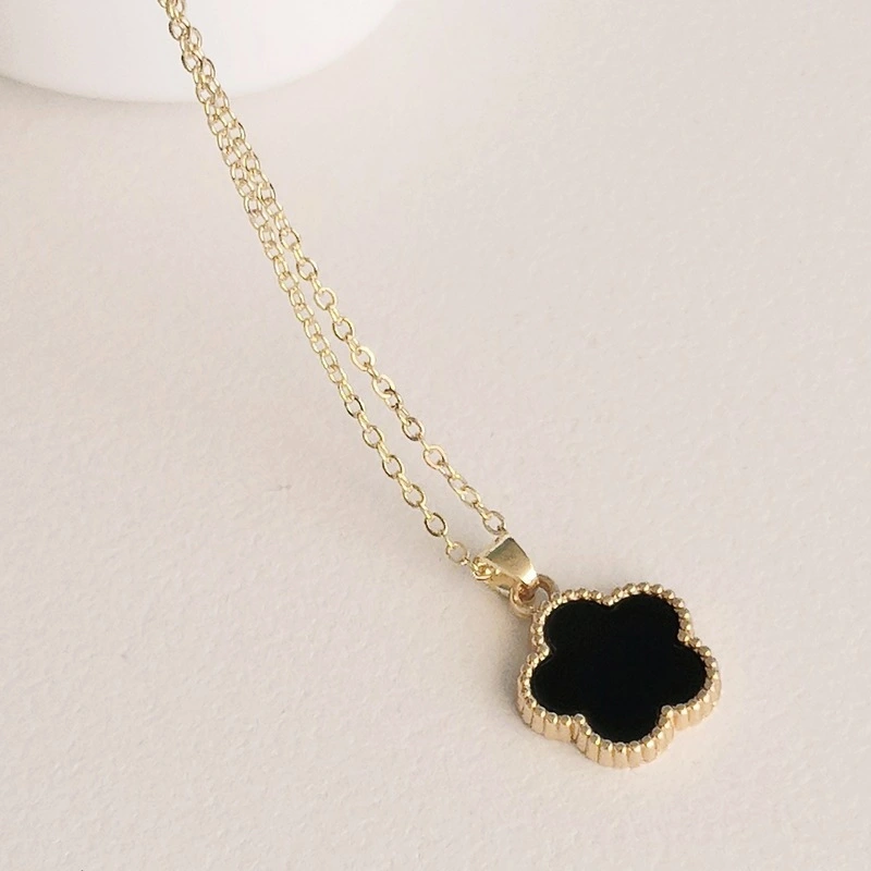Lucky Grass Flower Necklace Female Niche Fashion