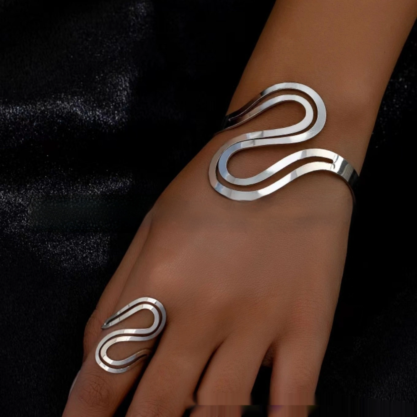 Designer-style Niche Minimalist Gold Jewelry Open-ended Bracelet And Ring