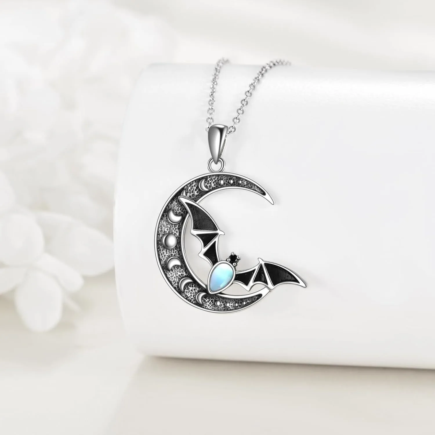 Fashion Halloween Bat Pendant Necklace