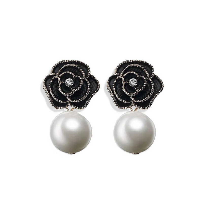 Flower Pearl Earrings Retro Temperament