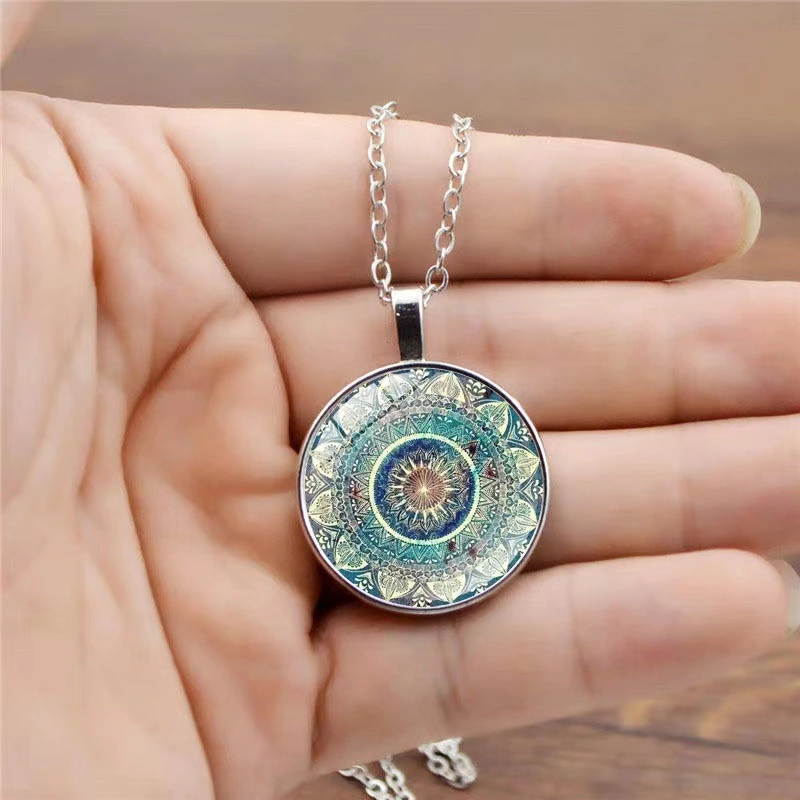 Women's Alloy And Acrylic Watch Dial Vintage All-Match Necklace