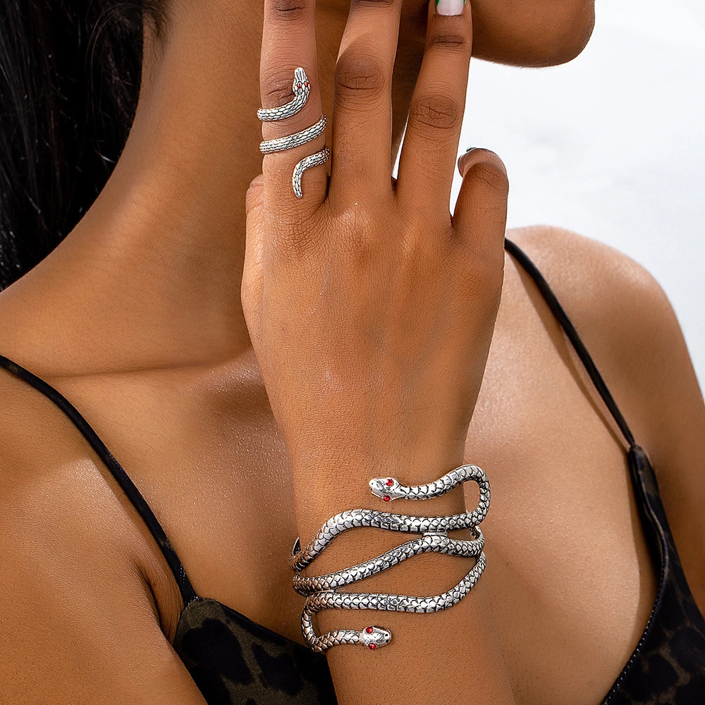 Women's Exaggerated Snake-shaped Dark-style Bracelet