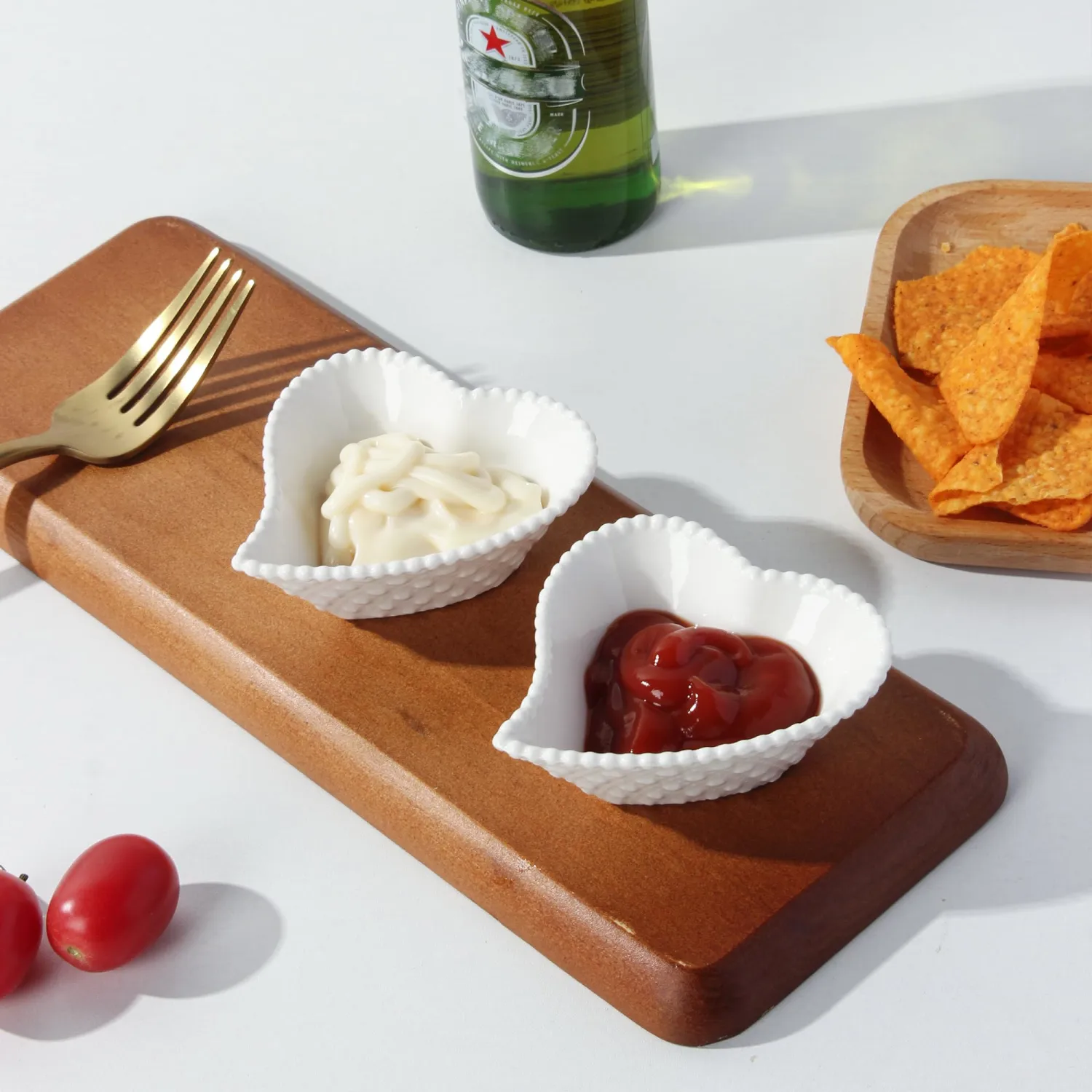 UIBFCWN 20 Pack Ceramic Dipping Bowls, 3 inch Soy Sauce Dish, Small Porcelain Sauce Bowls, 1.7 oz Heart Shaped Mini Serving Bowl for Ketchup, Sushi, Charcuterie BBQ