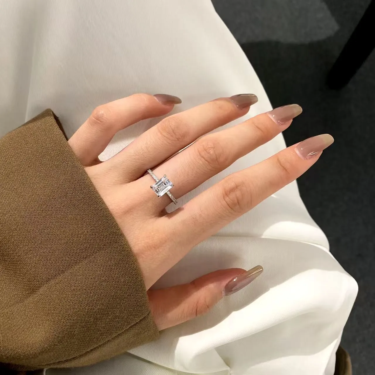 Rectangular High-carbon Ring With Small Rock Candy