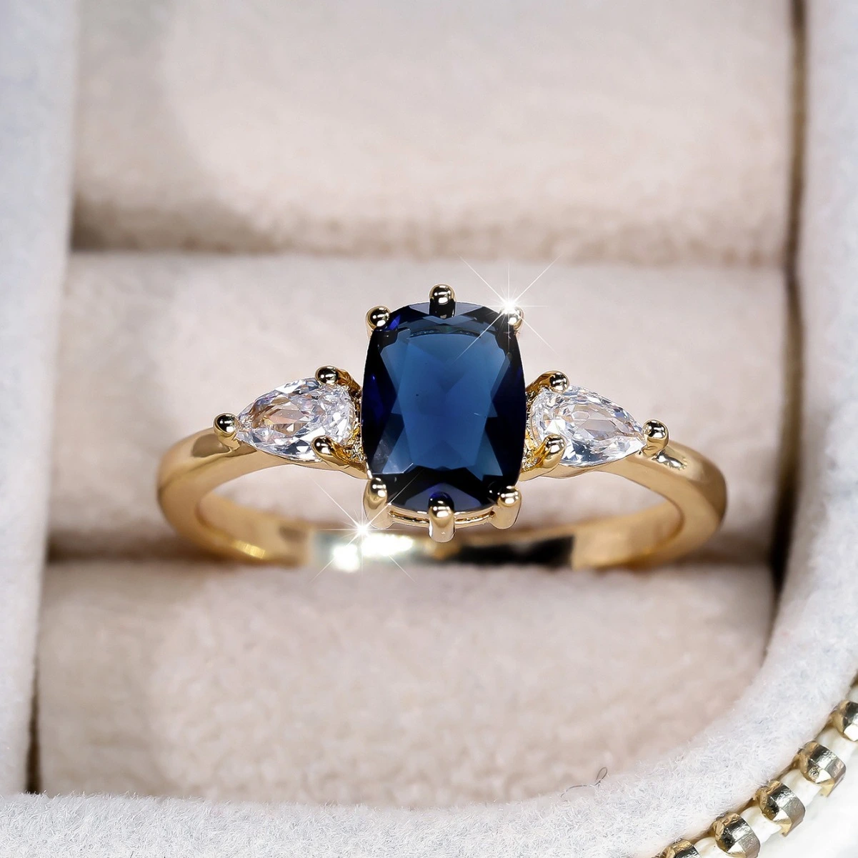 Six-claw Inlaid Sapphire Ring