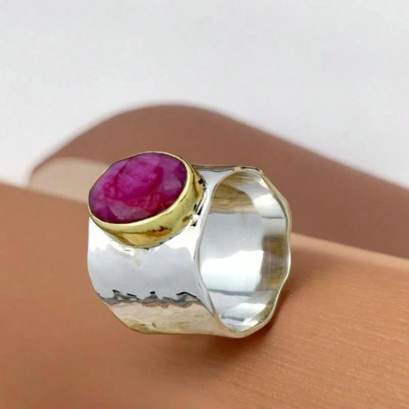 Fashionable High-Gloss Alloy Two-Tone Oval Rose-Red Ring