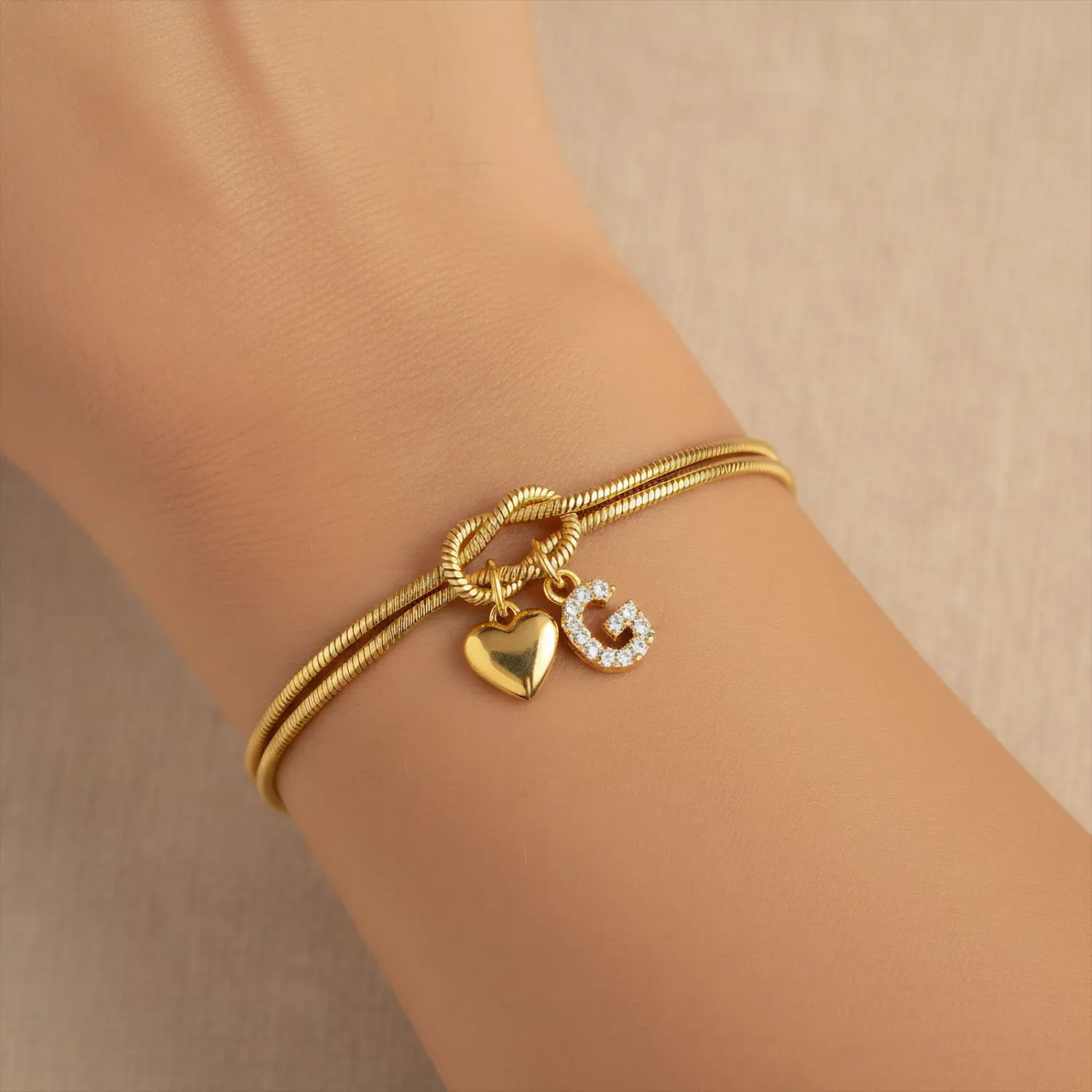 Diamond-Encrusted 26-Letter Heart Pendant Bracelet