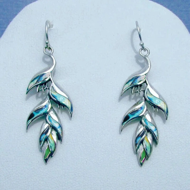 Leaves Dripping Oil Elegant Wild Earrings