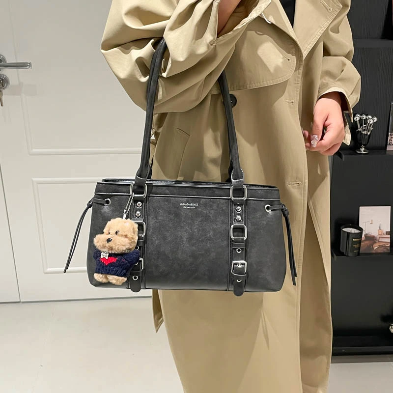 Womens Large-Capacity Versatile Under-Arm Commuter Shoulder Bag