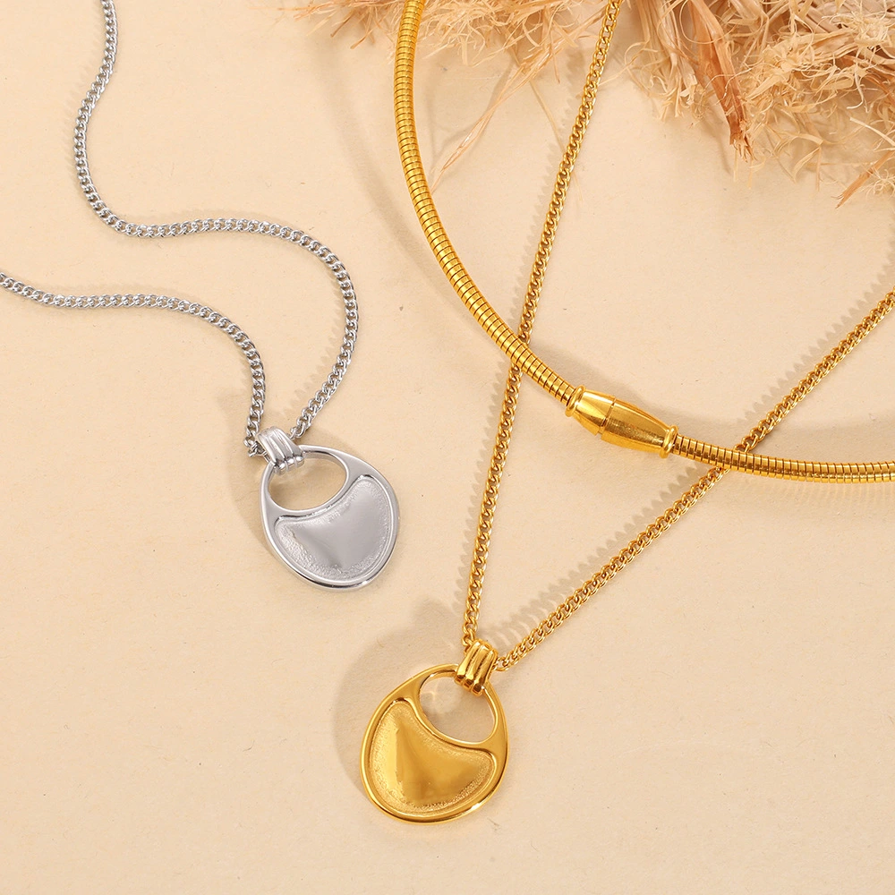 Fashionable Minimalist And Uniquely Designed Necklace