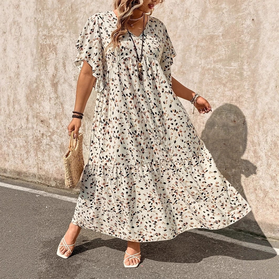 Elegant Plus-Size Womens Dress With Petite Floral Print And Ruffled Hem