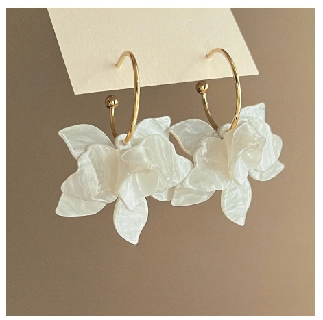 Elegant Floral Earrings In A Chic Artistic Style For Women