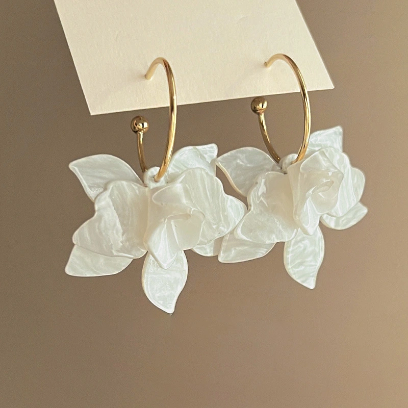 Elegant Floral Earrings In A Chic Artistic Style For Women