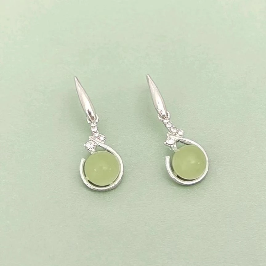 Retro-style Jade Earrings Fashionable Minimalist And Elegant