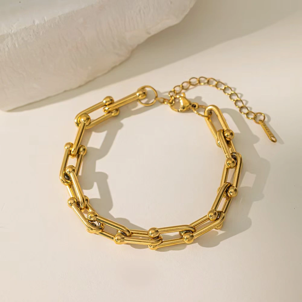 Titanium Steel 18K Gold U-shaped Vachette Clasp Necklace