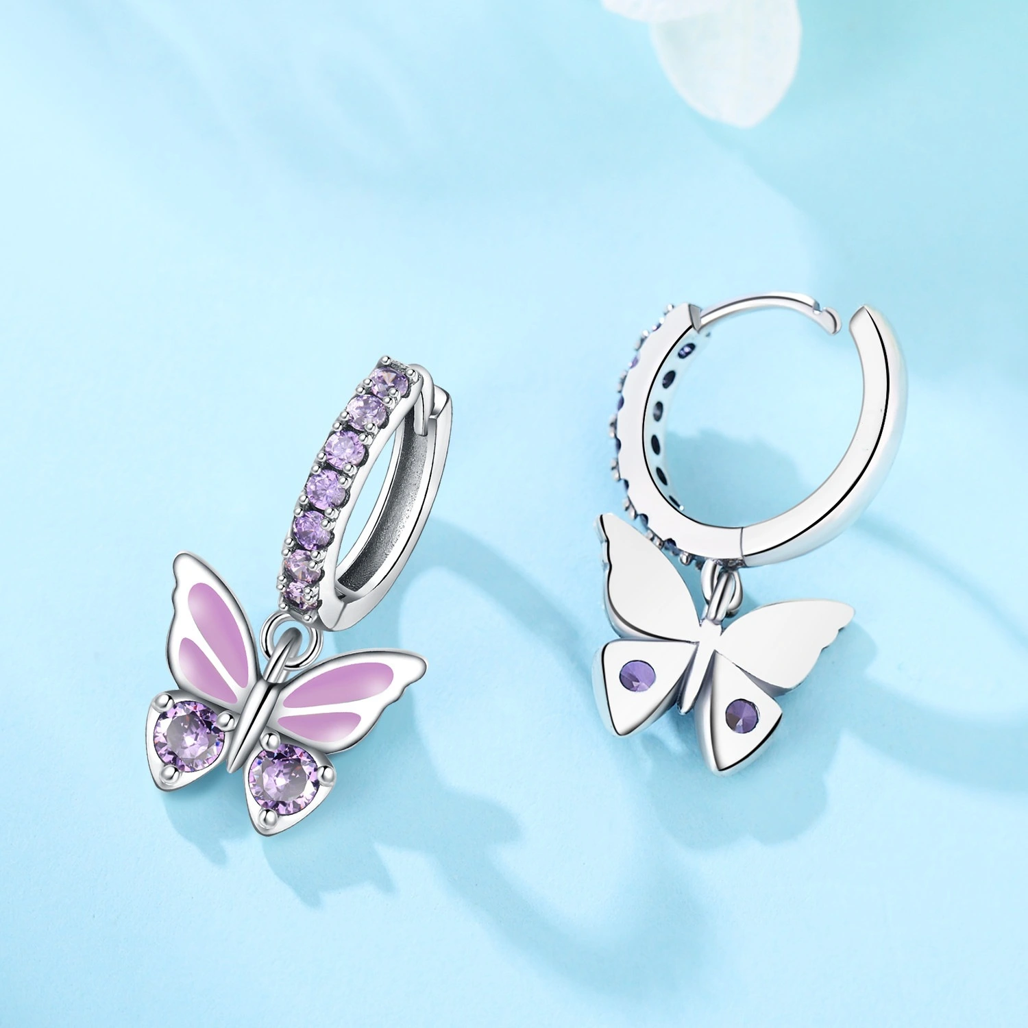 Light-luxury High-end Zircon Dragonfly Earrings That Go With Everything