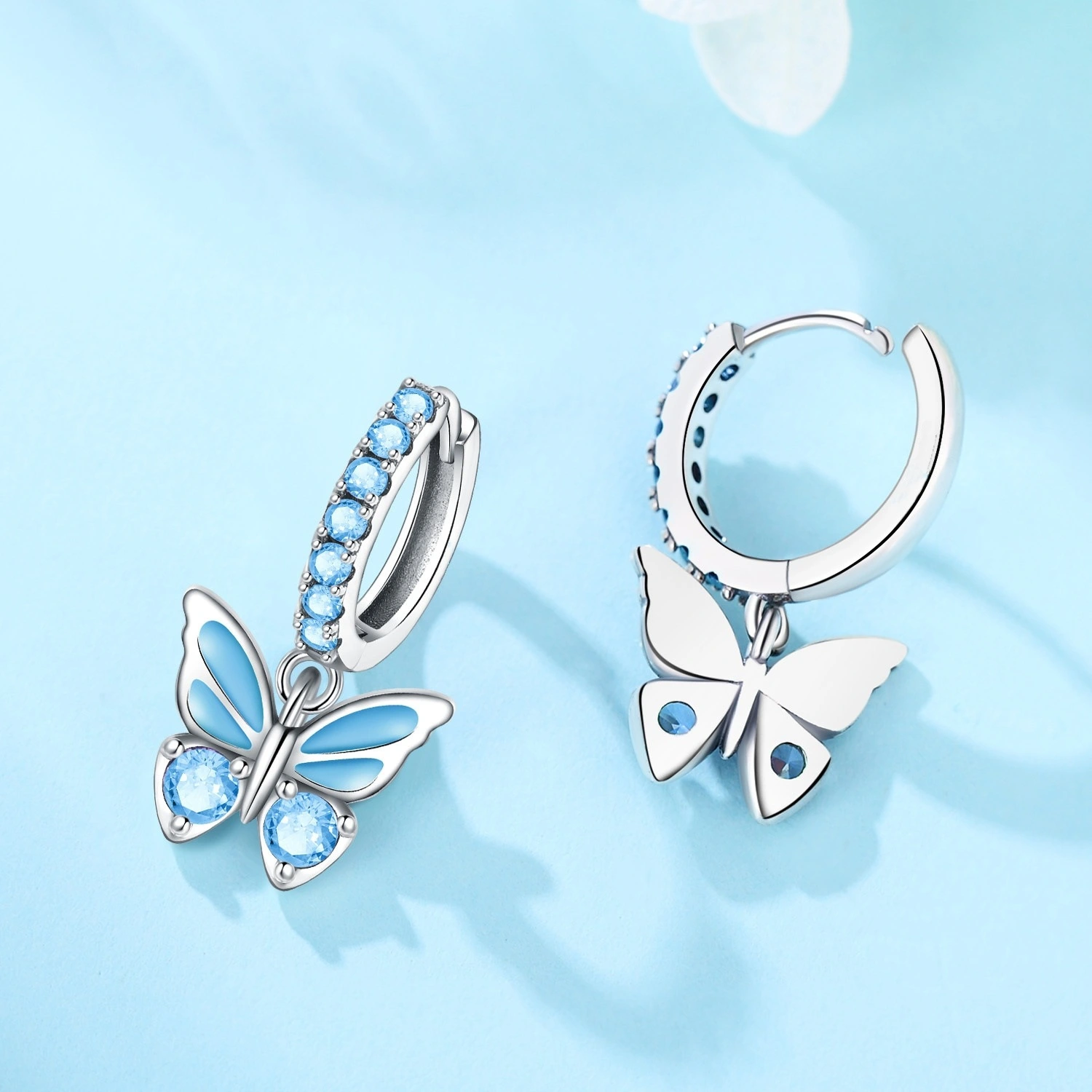 Light-luxury High-end Zircon Dragonfly Earrings That Go With Everything