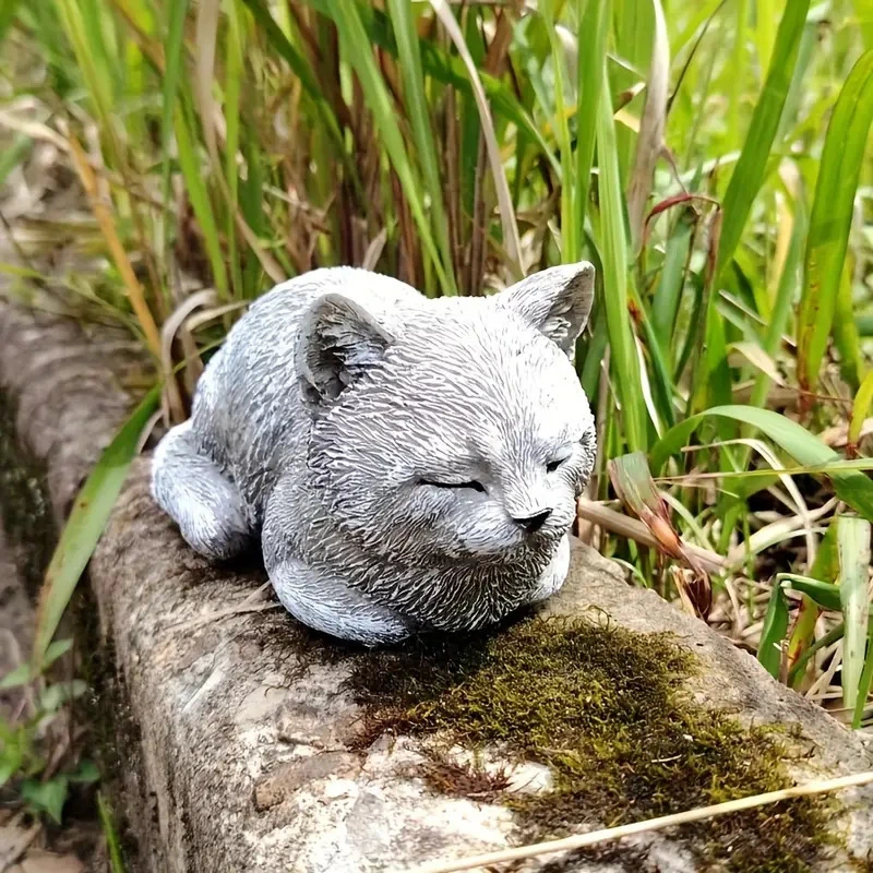 Cute Cat Resin Craft Lifelike Landscape For Gardens