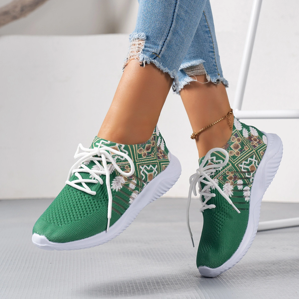 Summer New Flying Woven Stylish Flat Shoes Women