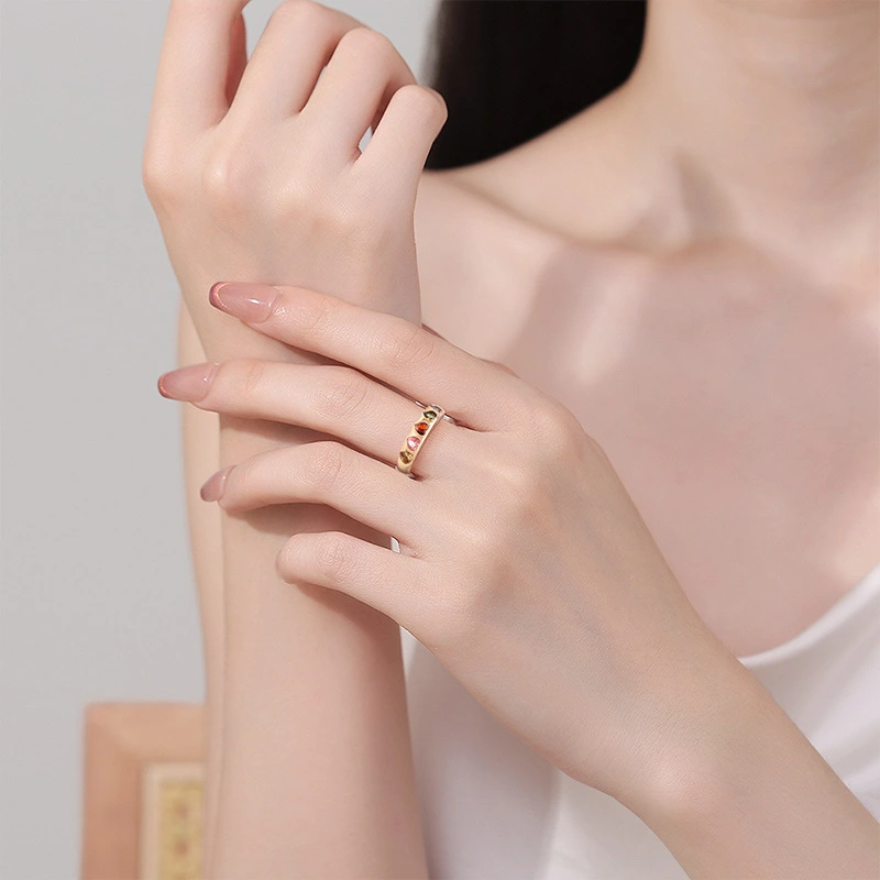 Fashionable Heart-Shaped Zircon Copper-Inlaid Ring