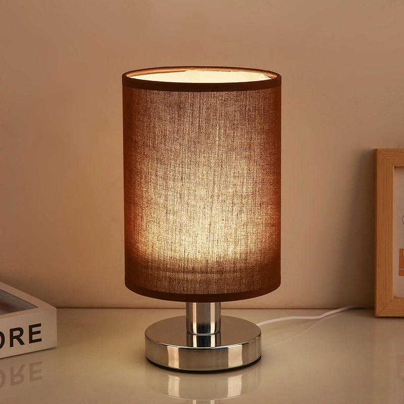 Bedside Lamp In Bedroom Is Simple And Modern
