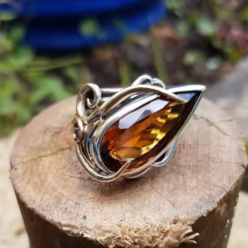 Artistic Retro Long Heart-Shaped Fashionable Line Creative Ring