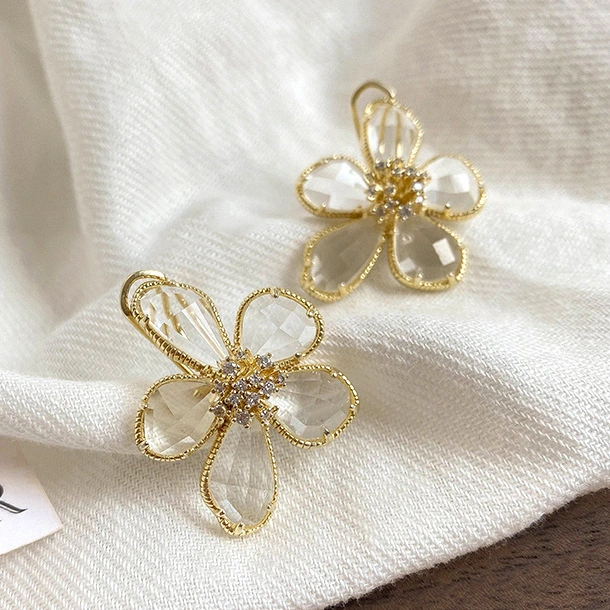 Fashion Temperament Female Flower Earrings