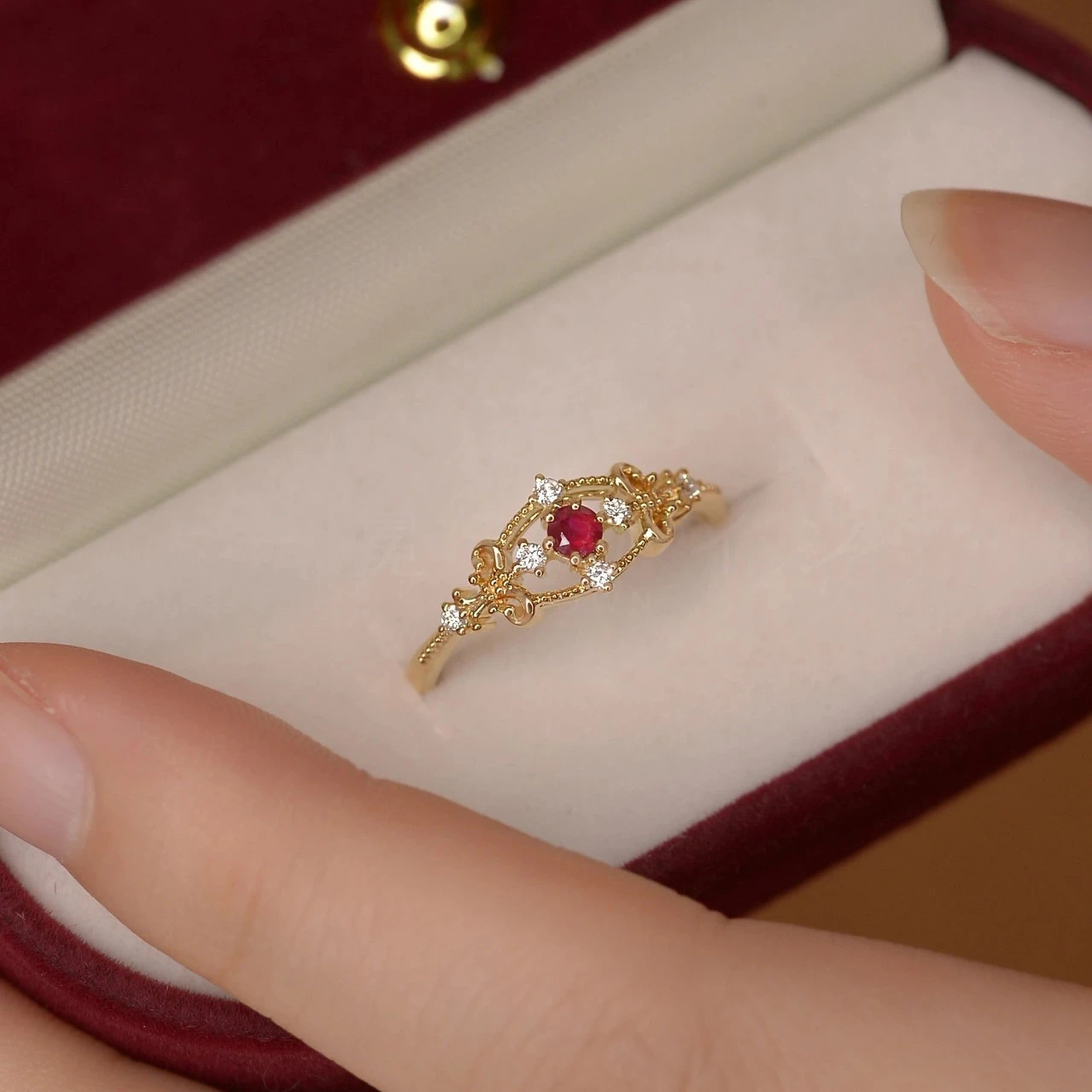 French-style Faux Ruby Ring Vintage-style Openwork Design
