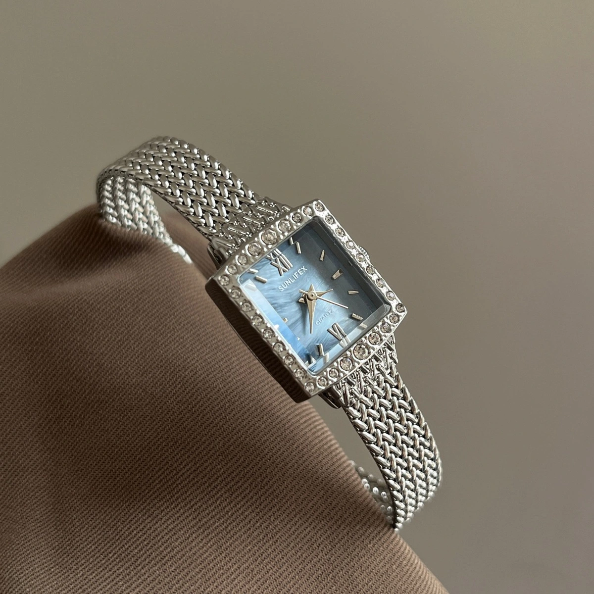 Chanel-style Vintage High-end Mother-of-pearl Watch For Women