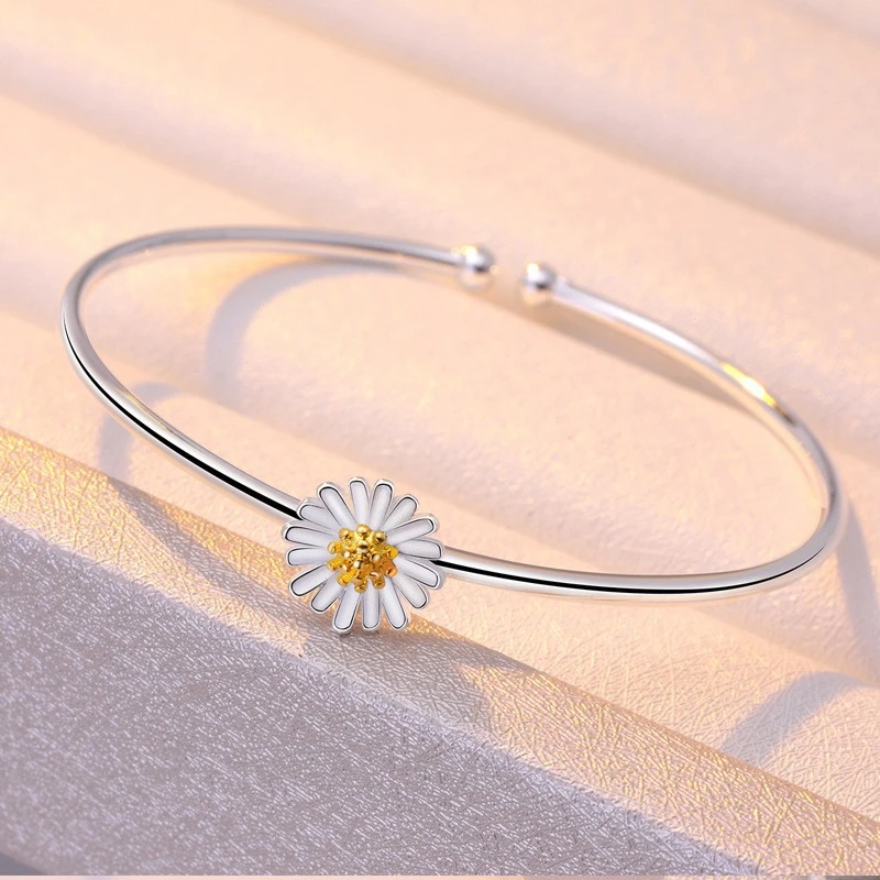 Fashionable And Trendy Bracelet For Women