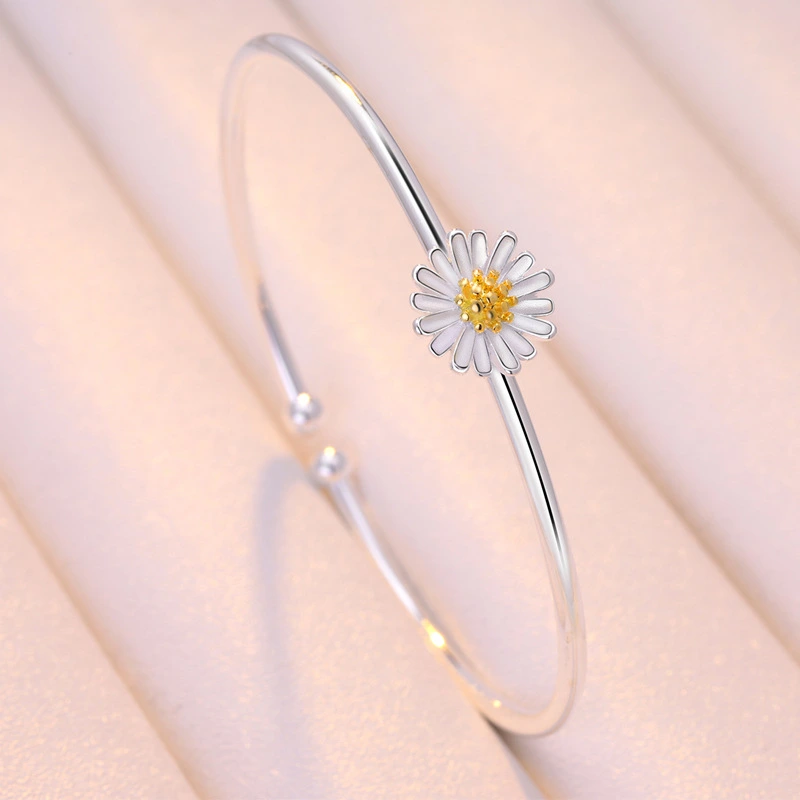 Fashionable And Trendy Bracelet For Women