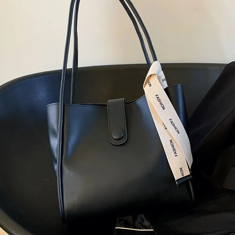Large-capacity Vintage Women's Shoulder Bag