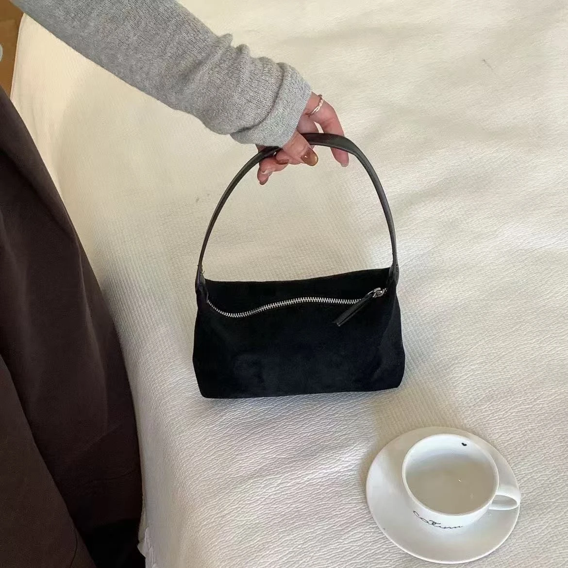 Fashionable Niche Underarm Tote Bag