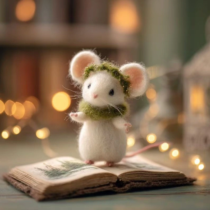 Felted Wool Christmas Little Mouse