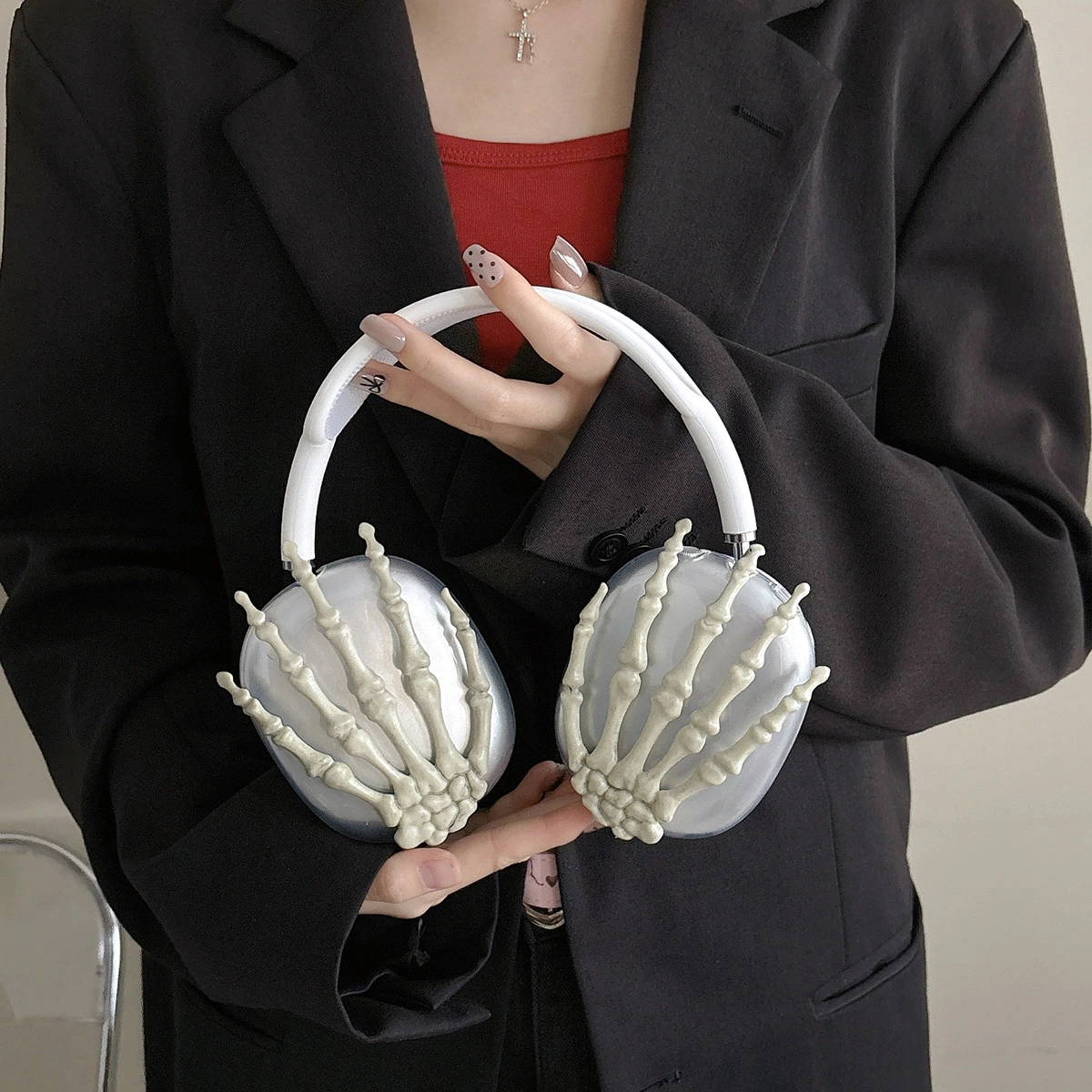 European And American Style 3D Skull Hand Compatible Earphone Case