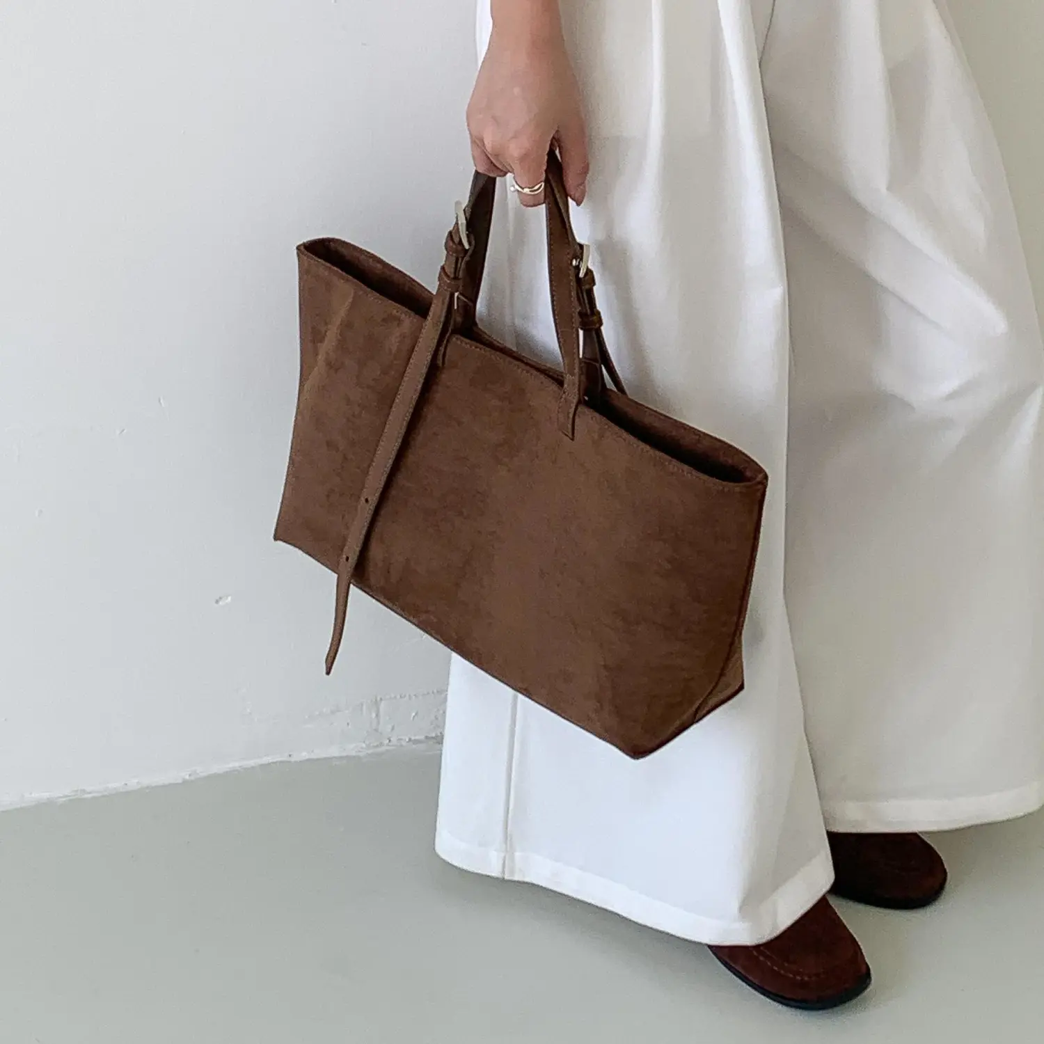 New Autumnwinter Tote Bag In Suede With A Large Capacity
