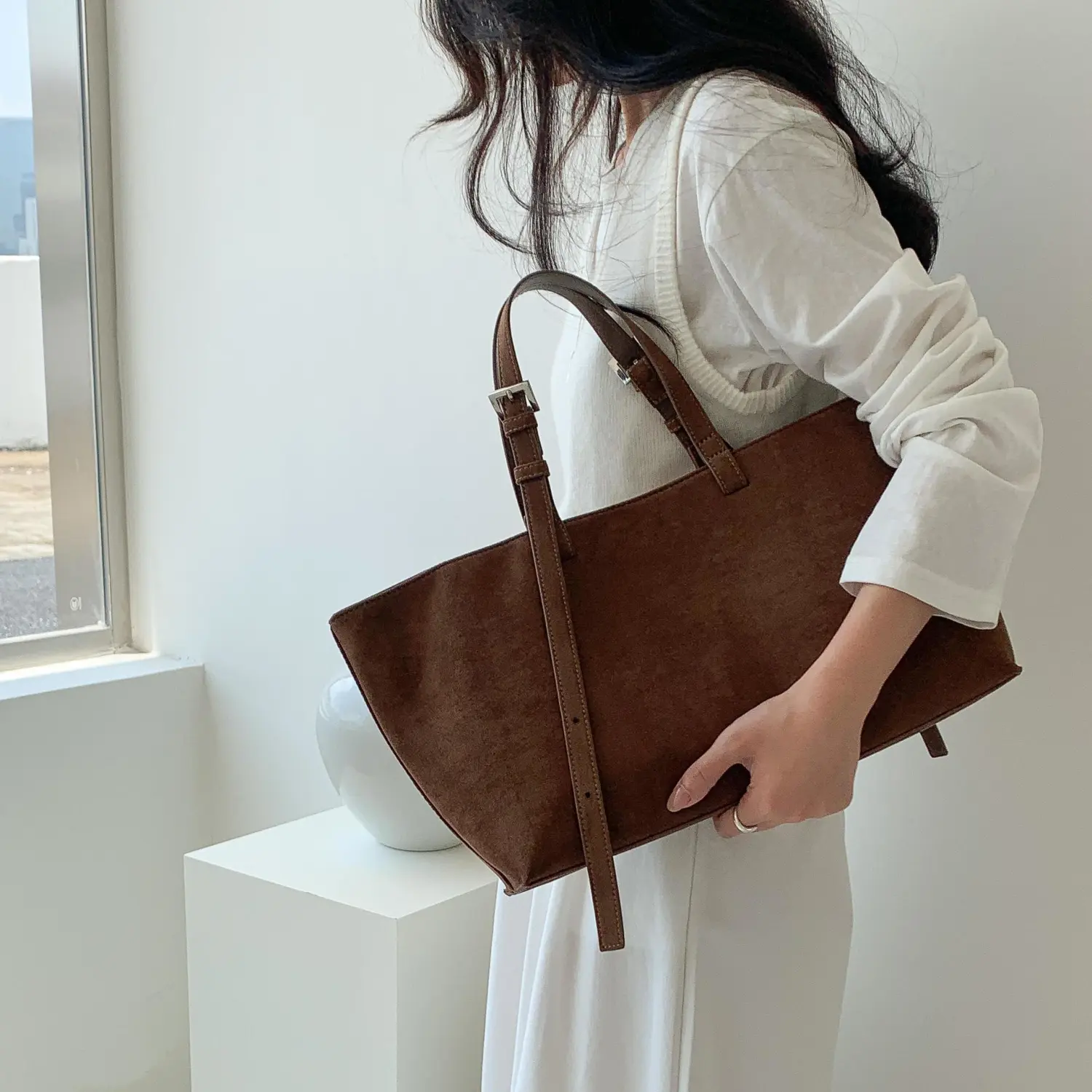 New Autumnwinter Tote Bag In Suede With A Large Capacity