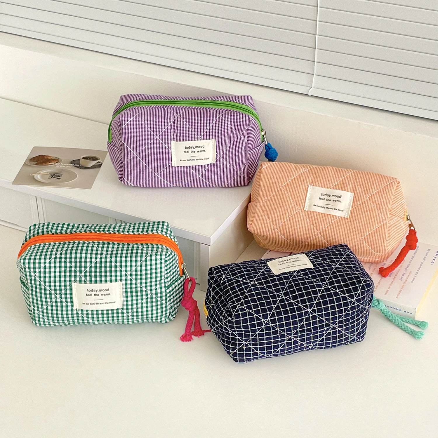 Classic 4-Color Plaid Portable Organizer Bag