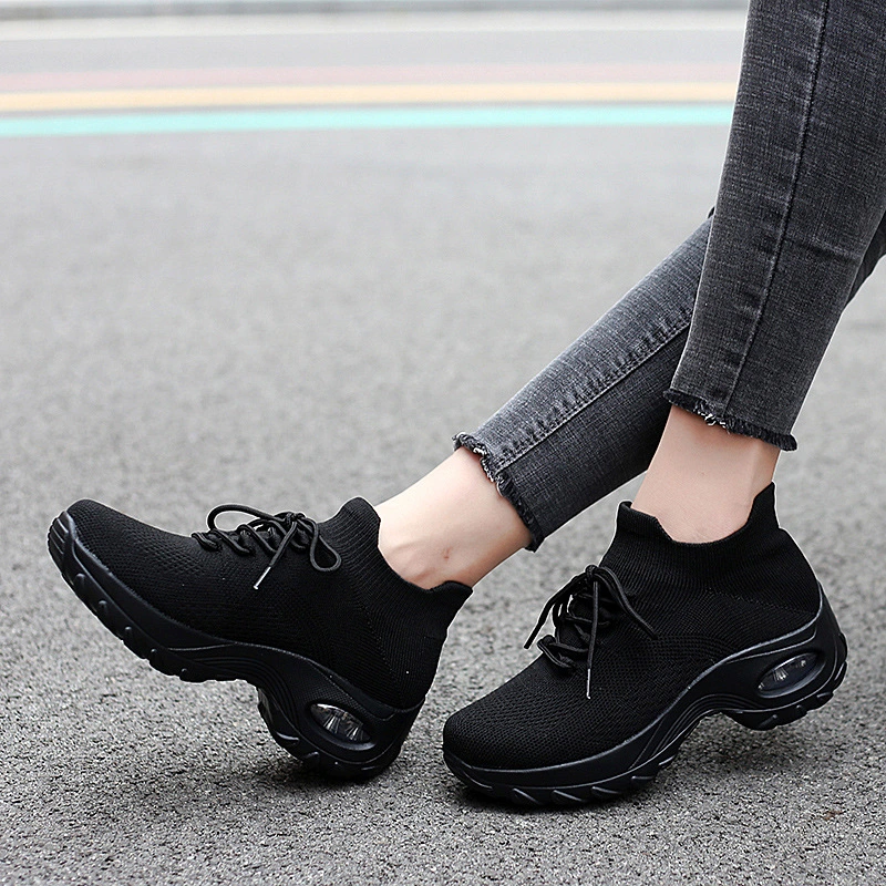 Fashion All-Black Cushioned Sports Shoes