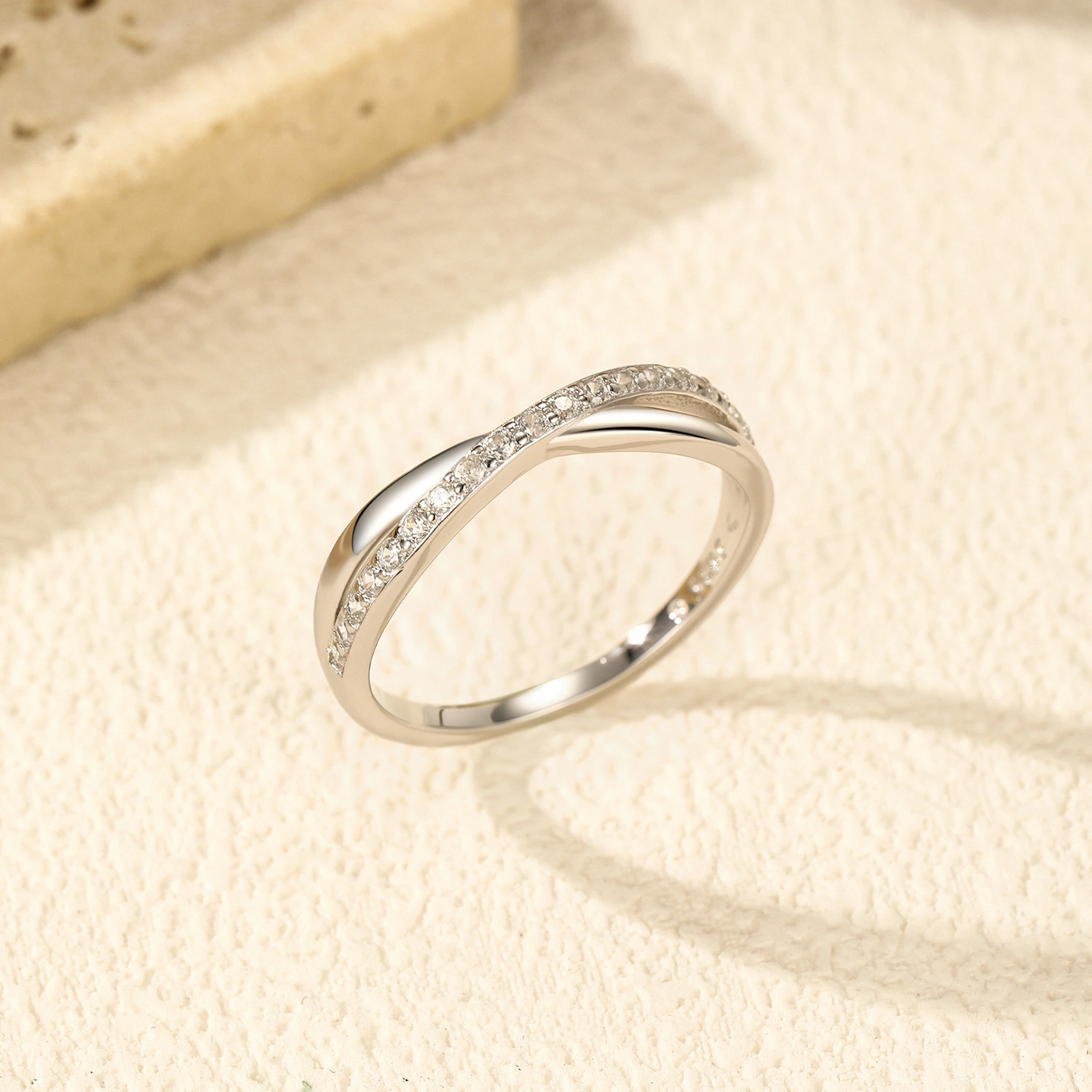 Designer Cross-Strand RingWomens All-Match Style