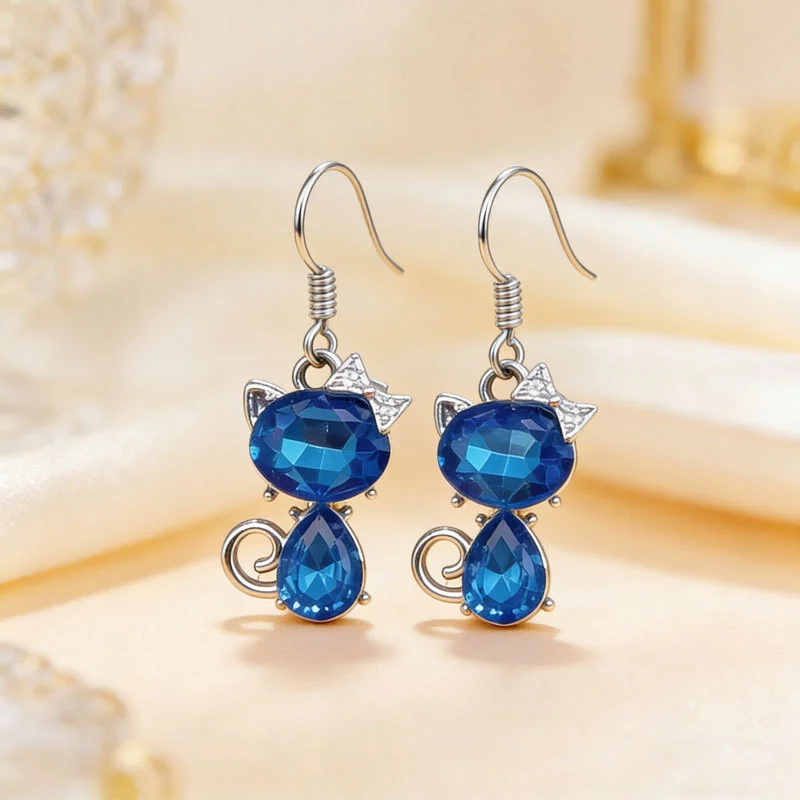 Creative Heart-Shaped Crystal Cat Pendant Earrings