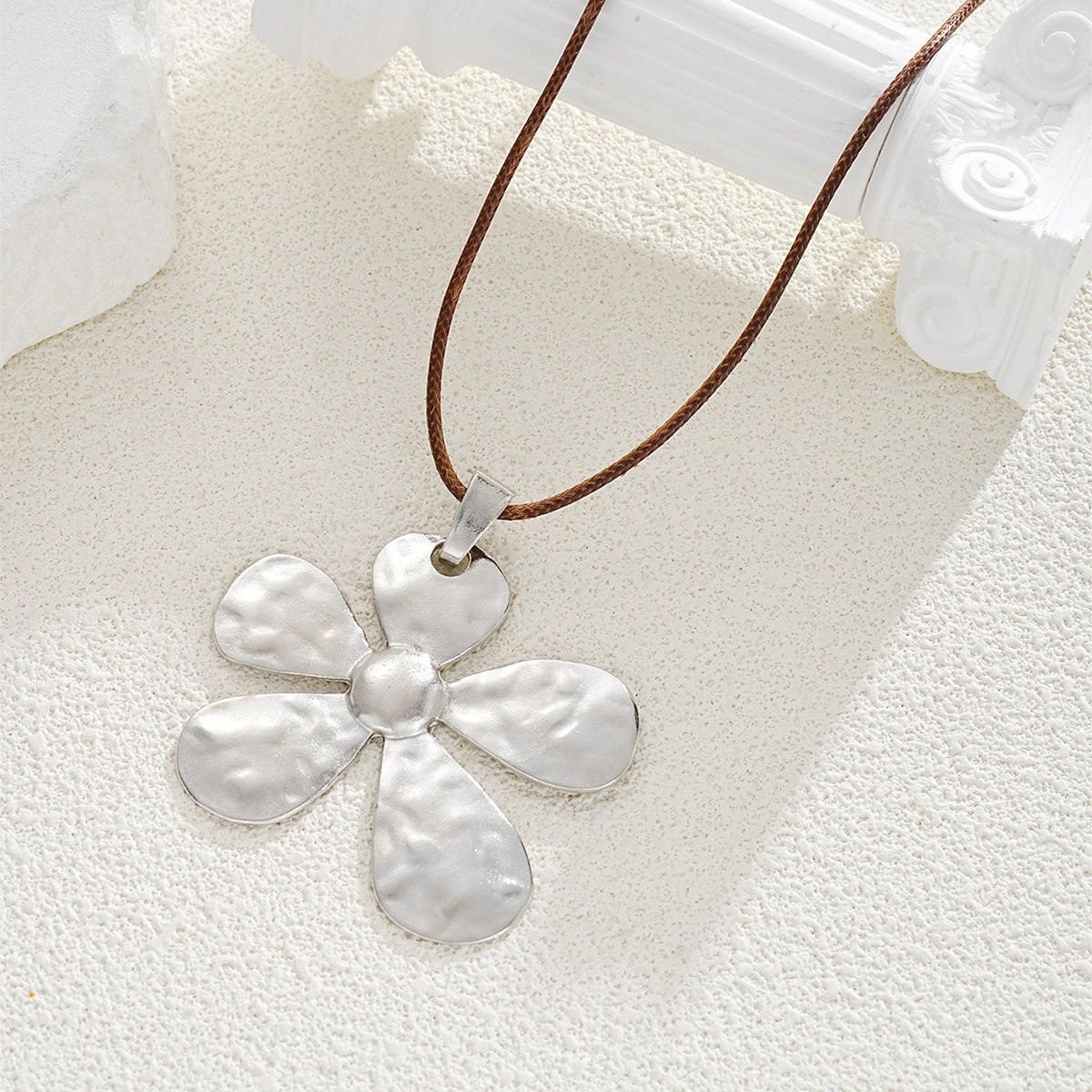 Retro-style Fashionable Elegant Personalized Versatile Necklace