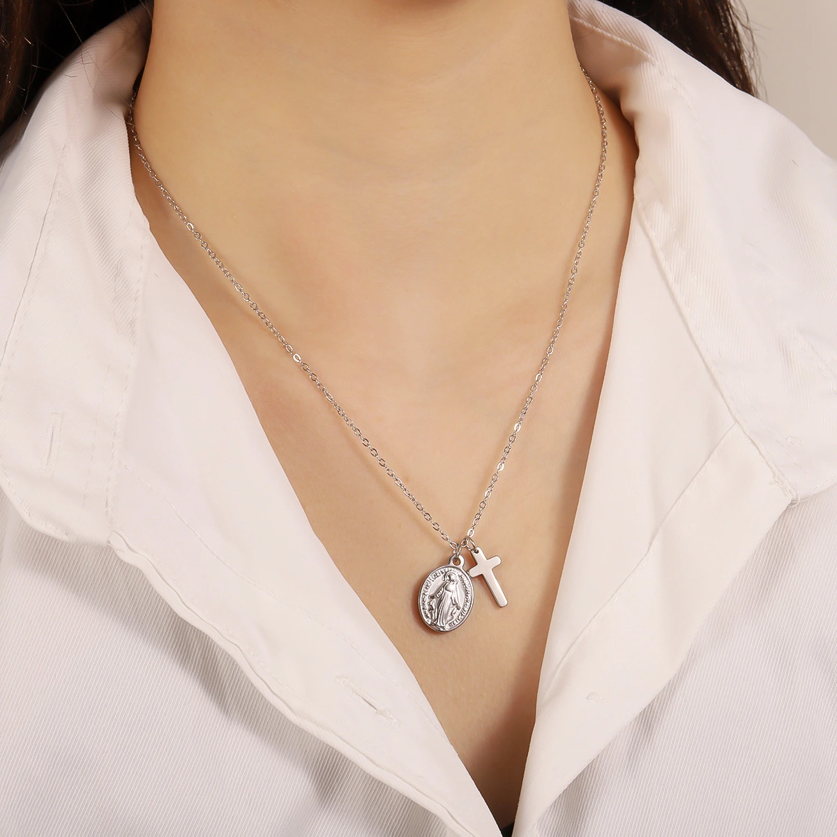 Ins Style Oval Vintage Portrait Necklace For Women, Minimalist Trendy Non-Fading Clavicle Chain