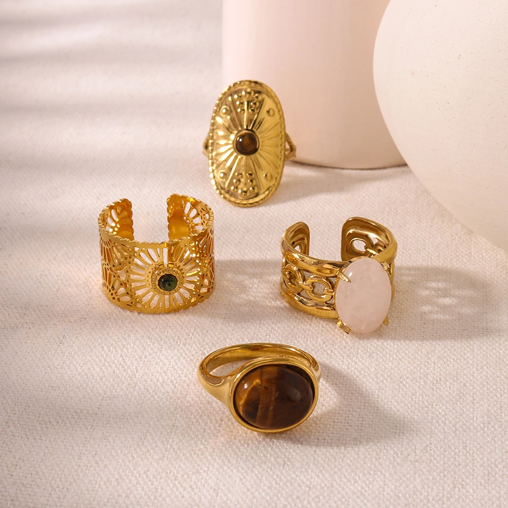 Retro-style Ring With An Adjustable Opening