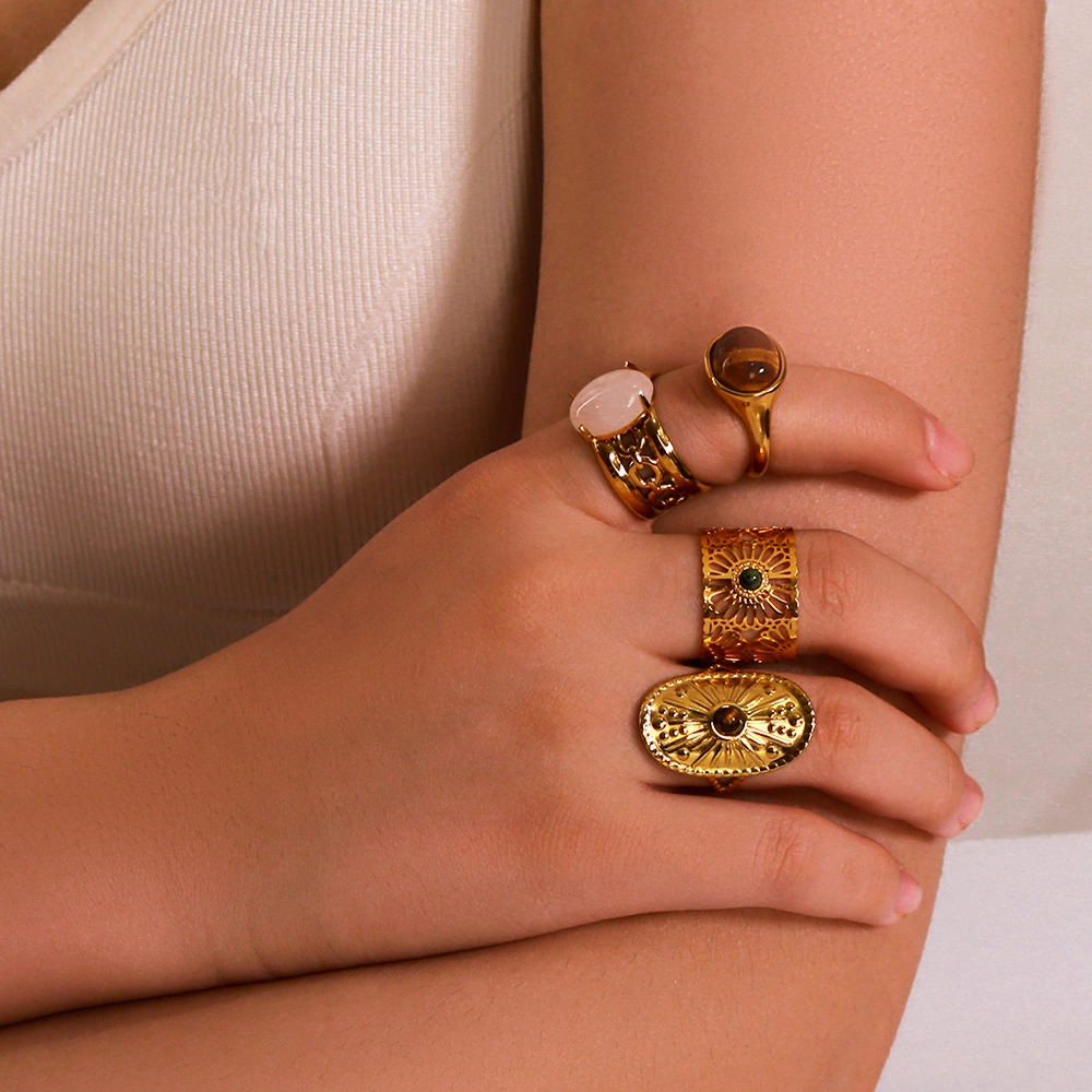 Retro-style Ring With An Adjustable Opening